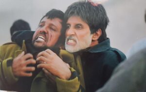 Kay Kay Menon Instagram - It took all my acting prowess to hide the joy that the Biggest Legend is holding me! Happy B'day Amitji! @amitabhbachchan #happybirthday #AmitabhBachchan #legend #actor #HindiFilm #Deewaar #Sarkar #coactors #actorslife #shootlife