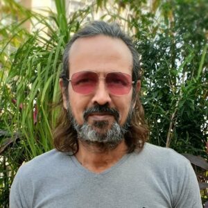 Kay Kay Menon Instagram - Goodbye dear untrimmed, unkempt lockdown look!! 😊😊