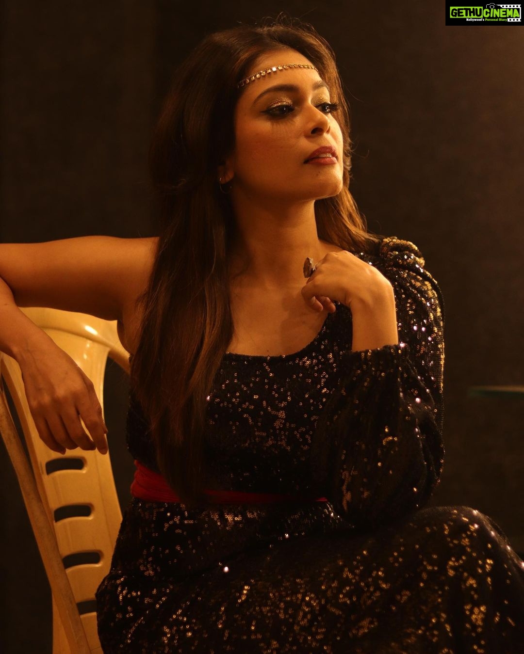 Keerthi shanthanu Instagram - Retro vibes💥🌟🎸 On #juniorsuperstars today & tomo 6.30pm on @zeetamizh Outfit created jusss in 4 hours by @_.rubeenavogueofficial._ & team Thank u soo much @rubyafroz80 ❤️ Styled by @rajianand ❤️who has a unique sense of fashion & has always been thr for me wen it comes to styling 🤗 Hairdo @puii_c_ammy ✨ Photography @sanjay.2309 ✨