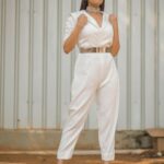 Keerthi shanthanu Instagram – White & Gold one of my fav combo🤍
Jumpsuit : @_.rubeenavogueofficial._ 
Styling : @rajianand 
Clicks : @storiesbysidhu 
For #Juniorsuperstars every saturday & sunday 6.30 pm @zeetamizh