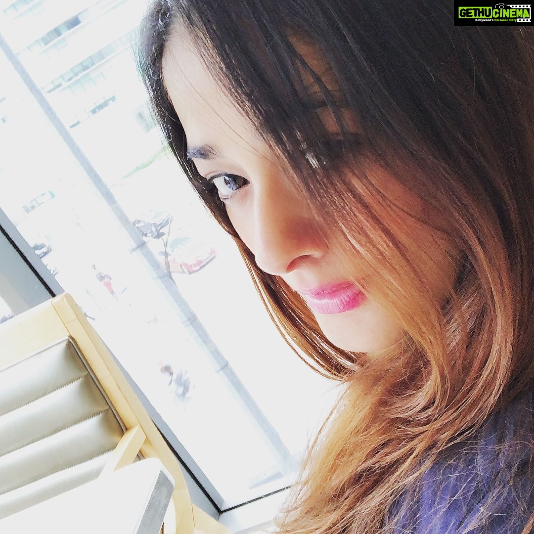 Kiran Rathod Instagram - Bad hair day ...no problem 🤦♀️#badhairday#stillatitsbest#meow