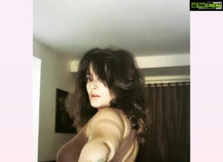 Kiran Rathod Instagram - Hold My Hand And Take Me To Your World🥰🤩😋😛 . . . . #instamood#instagood#picoftheday#lookoftheday#instadaily#happy#blessed#love#peace