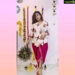 Kiran Rathod Instagram – पलकें झुकें और नमन हो जाए,
मस्तक झुके और वंदन हो जाए,
ऐसी नजर कहां से लाऊं, मेरे कन्हैया
कि आपको याद करूं और दर्शन हो जाएं।।
हैप्पी जन्माष्टमी 
 #jaishreekrishna

#happygokulashtami#janamashtami #happyjanmashtami #krishnastami #janamashtmi2021 Mumbai, Maharashtra