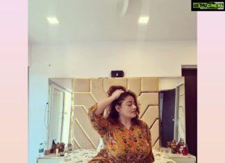 Kiran Rathod Instagram - Maybe she's born with it... Kick out your #mondayblues Follow MY POST #nofilter #instadaily #instastyle #happy #blessed