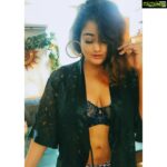 Kiran Rathod Instagram - Wake up - eat- look sexy - repeat Lockdown mantra haha 😬 Also I've uploaded the full picture on my website (link in bio) লেকবিলাস ক্যাম্পেইন জোন, রাঙামাটি
