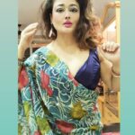 Kiran Rathod Instagram – It’s that heart of gold and stardust soul that makes you beautiful

#sunday#instadaily#instamood #instagood #instagram #picoftheday #lookoftheday #saree#indianwear#sareelove#style#fashion#kiranrathore#actorslife Pink City-Jaipur