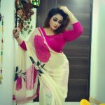 Kiran Rathod Instagram - Beautiful Naari in a Beautiful Saree 😍 #saree#indiansaree#indianoutfit#traditionalwear#sareelove#instagram#intagramers#instadaily#instagood#instamood#lookoftheday#picoftheday#styleoftheday