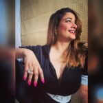 Kiran Rathod Instagram – Do you believe in love at first sight?
#weekendvibes 
😊
🥰
🙃
😉
😚
😘
😍
😜
