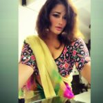 Kiran Rathod Instagram - इतना मज़ा, क्यूँ आ रहा है तूने हवा में भांग मिलाया.. दुगना नशा क्यूँ हो रहा है आँखों से मीठा तूने खिलाया #happyholi2021#holivibes#