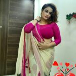 Kiran Rathod Instagram - Beautiful Naari in a Beautiful Saree 😍 #saree#indiansaree#indianoutfit#traditionalwear#sareelove#instagram#intagramers#instadaily#instagood#instamood#lookoftheday#picoftheday#styleoftheday