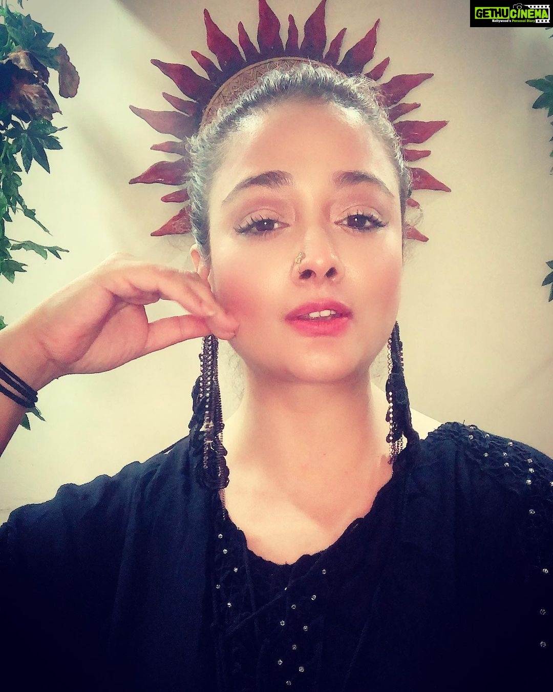 Kiran Rathod Instagram - Her Courage was her crown and she wore it like a queen : #atticuspoetry #instagood#happy#wueen#loved#blessed#bestoftheday#instastyle#fashion#style#influencer#faahionphotography