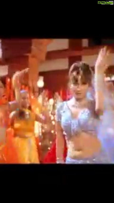Kiran Rathod Instagram - Here is the song 😊😊... singer @chandana_dixit_official ... #venusmusic @zulfisyed