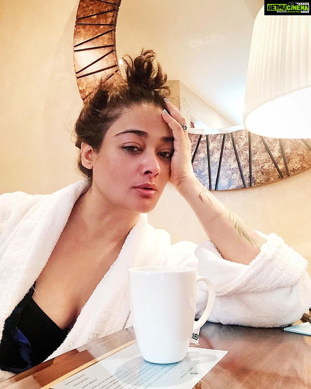 Kiran Rathod Instagram - Woke up like this #toohot#themug#😀#tea#orme#💓