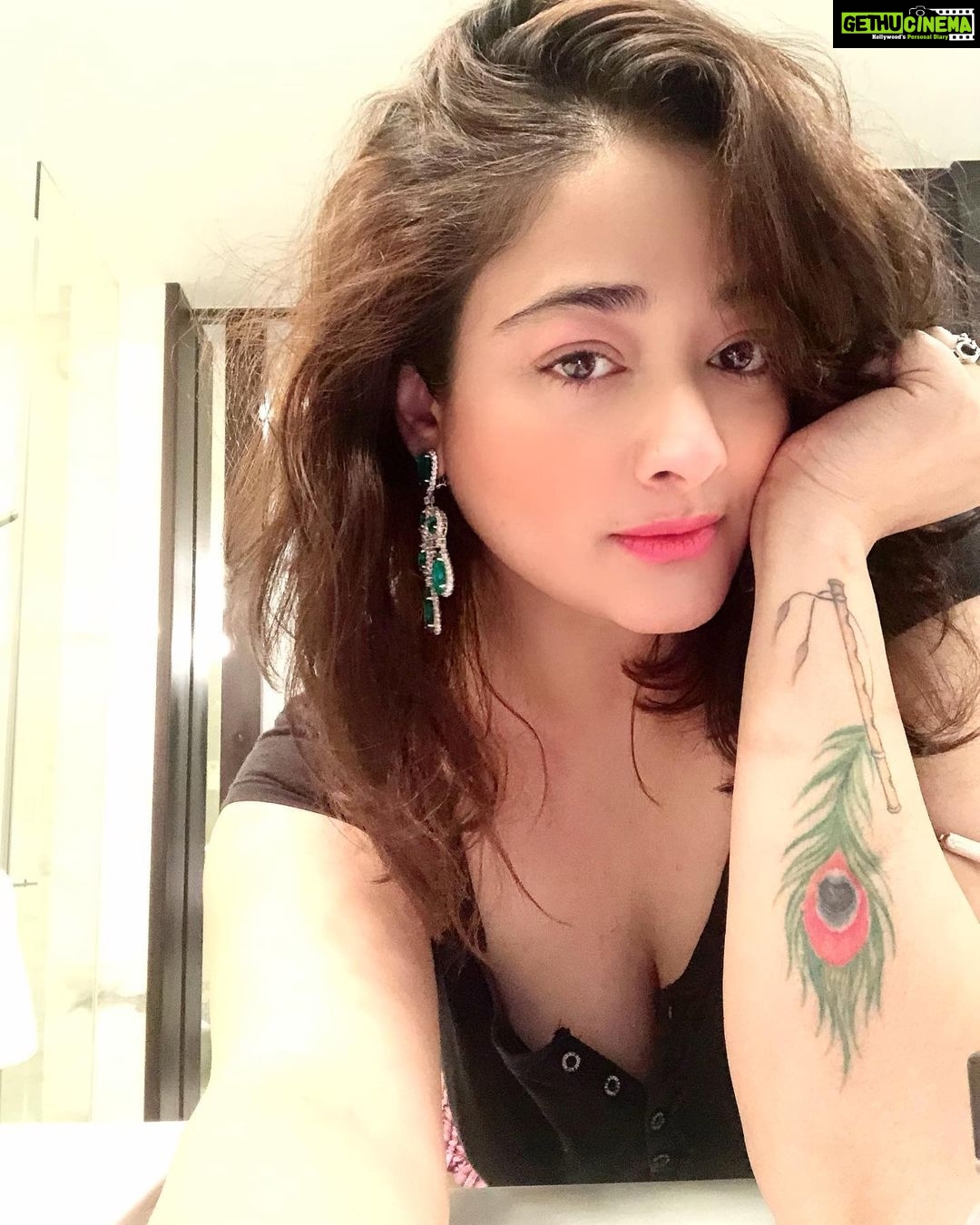 Kiran Rathod Instagram - Falling in love with myself this valentine 😄😄😄🤩🤩