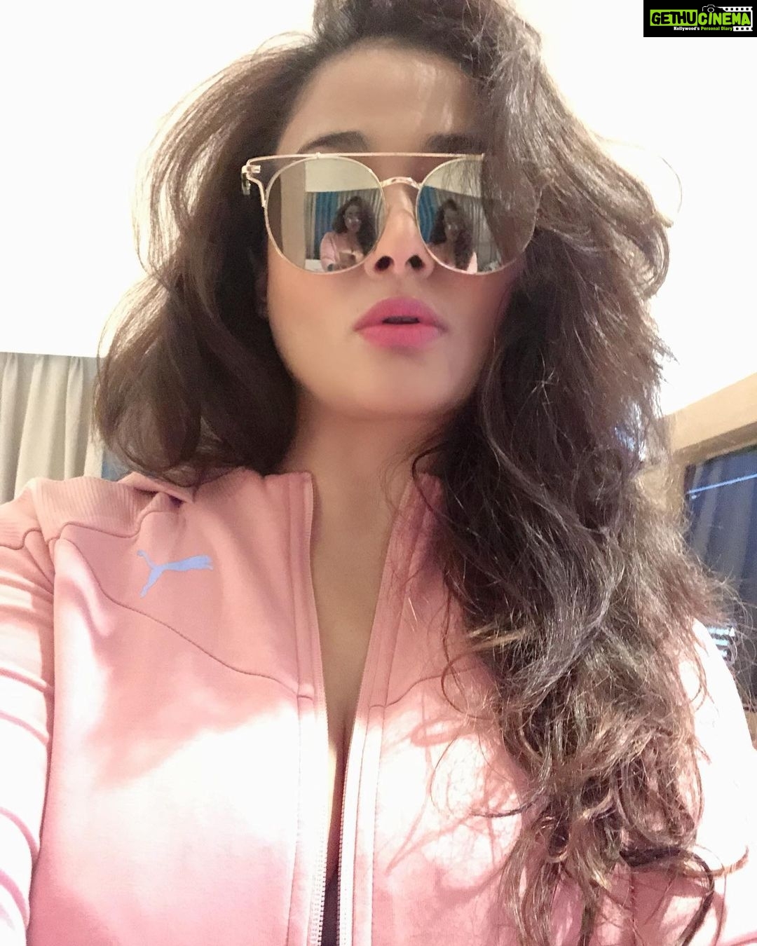 Kiran Rathod Instagram - Your Vibe attracts your Tribe #wednesday#instagood#instahappy#instastyle#bestoftheday#kiki#loveyourself