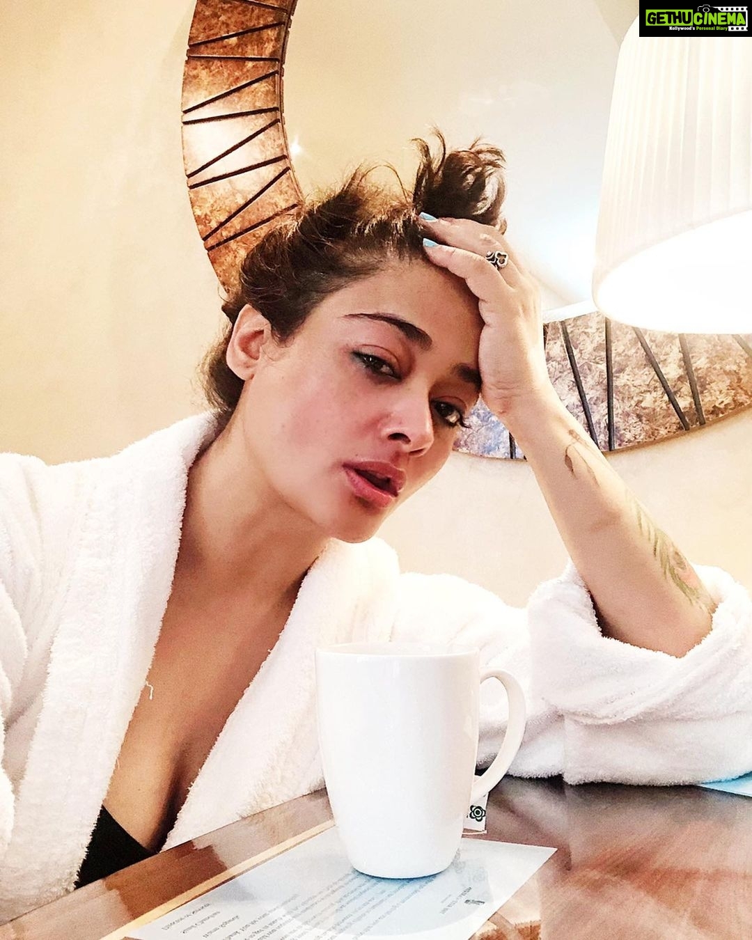 Kiran Rathod Instagram - Woke up like this #toohot#themug#😀#tea#orme#💓