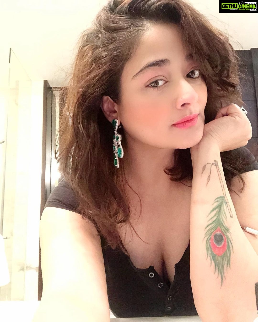 Kiran Rathod Instagram - Falling in love with myself this valentine 😄😄😄🤩🤩