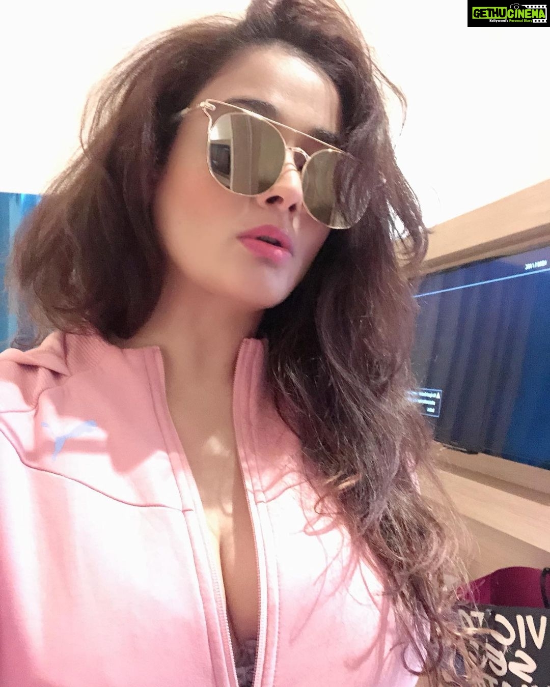 Kiran Rathod Instagram - Your Vibe attracts your Tribe #wednesday#instagood#instahappy#instastyle#bestoftheday#kiki#loveyourself