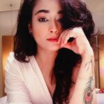Kiran Rathod Instagram - Calling me cute is nice🤗🤗 ..Calling me hot is great 😜😜.. But calling me yours is all I Want ❤️#fridayfeeling#instastyle#instagood#instamood#happy#loveyourself