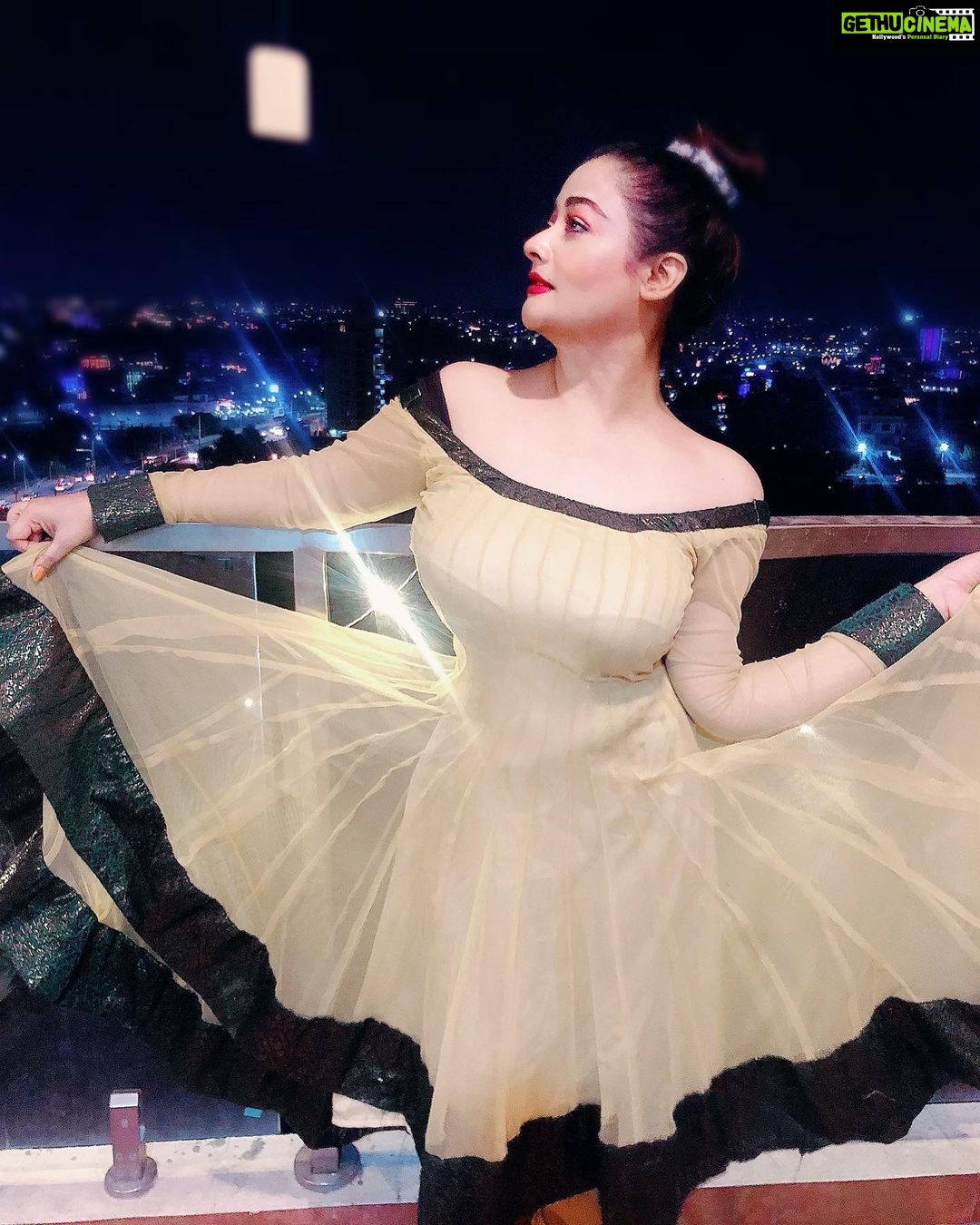 Kiran Rathod Instagram - Festive vibes still on #diwali#festival#love#peace#happiness#beautiful#grace#patakhakudi#light#instamood#instagram#bestoftheday#❤️