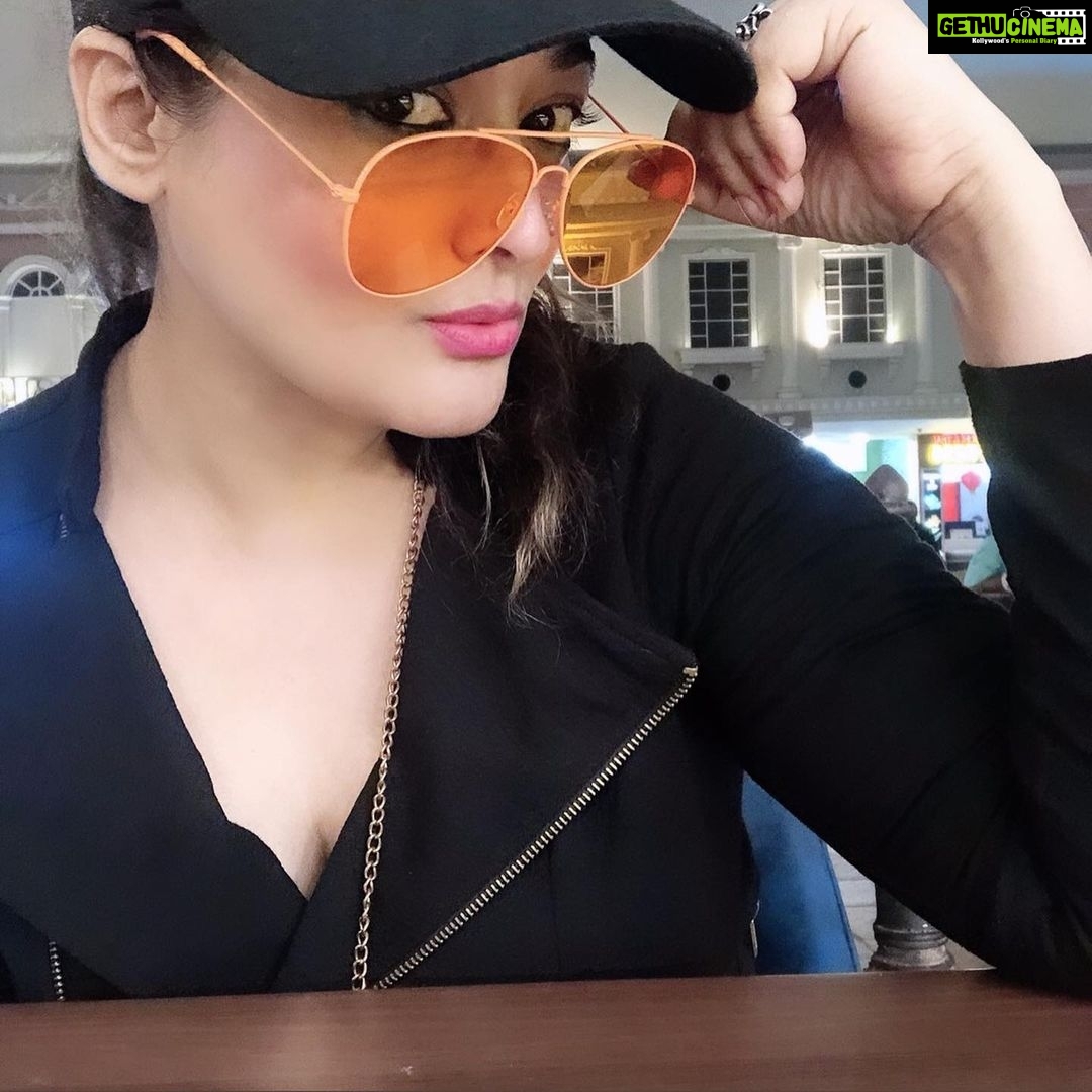 Kiran Rathod Instagram - Main Apni Favorite Hun 😑##selflove#love#loveyourself#swag#picoftheday#bestoftheday#inta#intastyle#instagram#instapic#f4f#l4l#like#follow#
