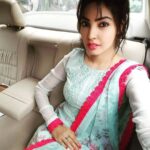 Komal Jha Instagram – Self-Made !