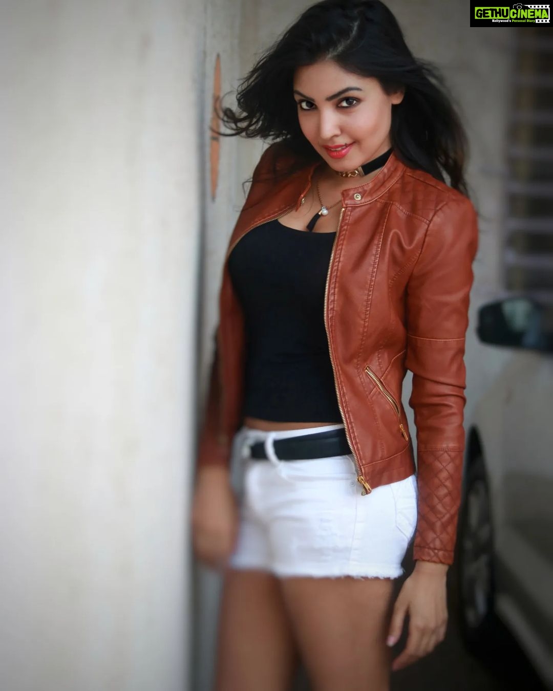Komal Jha Instagram - She didn't talk a word. But, there was a conversation in her eyes ...