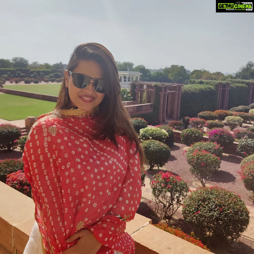 Kratika Sengar Instagram - Embrace all that is you ❤️
