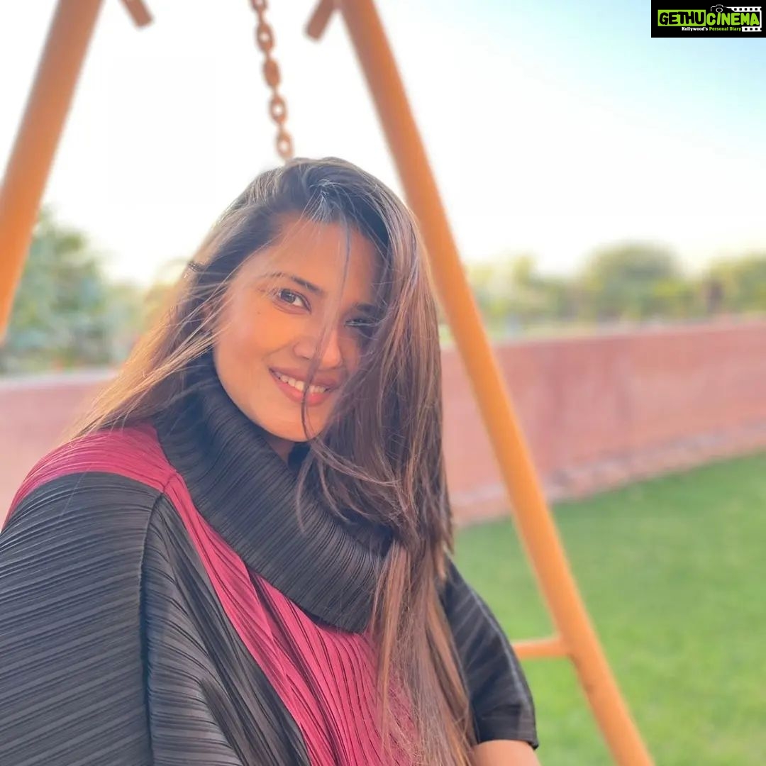 Kratika Sengar Instagram - Got the wind in my hair and a song in my heart ❤️ 📷 @nikitindheer