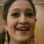 Laila Mehdin Instagram - My dear hairdresser Geeta. Who call tell me in which movie she has acted with me..... Let me see who can guess in the comments below. #tamilactress #tamilcinema #tamilmovies #teluguactress #telugumovies #kollywood #tollywood #southindian #southindianactress #southindianmovies #cinematrivia #movies
