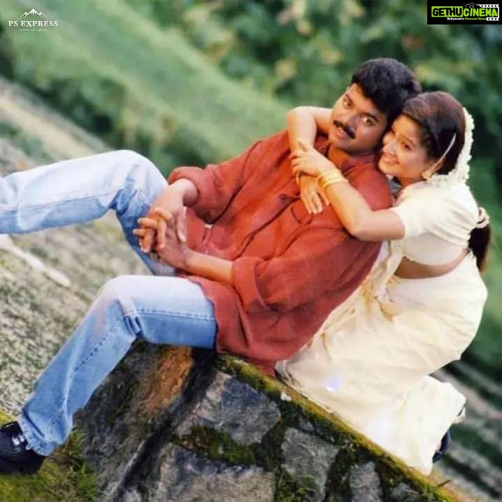 Laila Mehdin Instagram - Quiz time again! 🤩 Who can tell me the name of this film? Tell me in the comments! I'm going to name this photo: the only hero who escaped from me! #vijay #laila #thalapathy #thalapathyvijay #tamilactress #tamilheroes #Throwback #quiztime #cinematrivia #tamilcinema