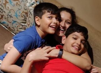 Laila Mehdin Instagram - And this is me at home. At my happiest. With my two sons, my ♥️s. Today is my older son, Darian's birthday ♥️. Mumbai, Maharashtra