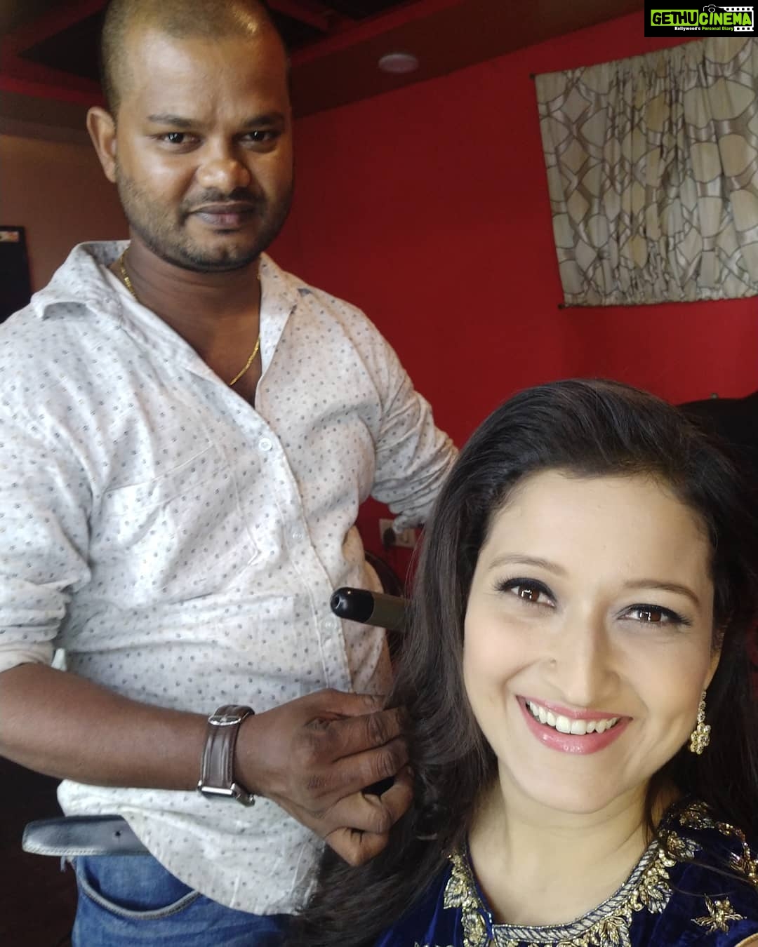 Laila Mehdin Instagram - Thank you to @makeuparunkumar who makes my hair look so lovely always! #zeetamil #tamilactress #hairstyles #hairdresser Chennai, India