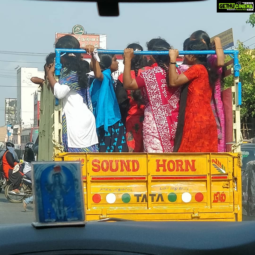Laila Mehdin Instagram - Ladies from different walks of life. All busy, on their way somewhere in the morning. I hope everyone is having a lovely morning! It is so nice to wake up in Chennai: my second home! ♥️ To all my sweet followers. Have a wonderful day! #chennai #women #womenoftoday #womanpower #tamilnadu #tamilactress