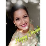 Laila Mehdin Instagram - 🎆Happy Diwali to all my dear followers! 🎆 🎊🎉May your home and hearts be filled with the beautiful lights of Diwali.🎉 🎊