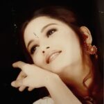 Laila Mehdin Instagram - Throw back time! #tbt . . This was taken when I was starting out by one of the most fantastic #photographers_of_india I've ever worked with: . . @dabbooratnani ❤️ . . Thank you for sending me this, my old friend @claythoughts