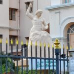 Laila Mehdin Instagram - Do you know your city Chennai? Test your knowledge. . . I really liked these two statues in Chennai. They are beautiful! Tell me where they are located! And if you know more details like who the artist is, please tell me! #chennai #tamilnadu #statue #artwork Chennai, India