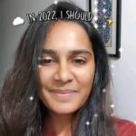 Lakshmi Priyaa Chandramouli Instagram - Awww! Instagram, stop! *Smiles in pretty* #Reels #NewYear #2022 #ComedyReels #JustuForJolly #JustTimePass #AmateurReels