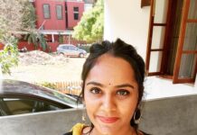 Lakshmi Priyaa Chandramouli Instagram - When a selfie turns out decent accidentally, you've got to post it. Right? Isn't that the rule? #itsamedicalmiracledamacha #selfie #dressinguponatuesdayafternoon #borrowedclothes #justforjolly