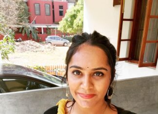Lakshmi Priyaa Chandramouli Instagram - When a selfie turns out decent accidentally, you've got to post it. Right? Isn't that the rule? #itsamedicalmiracledamacha #selfie #dressinguponatuesdayafternoon #borrowedclothes #justforjolly