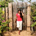 Lakshmi Priyaa Chandramouli Instagram - Soaking up the sun! #SunKissed #OneYear #Thankful #Gratitude #OneDayAtATime #Travel #Roadtrip #Nature #Beach #TravelWithRoo #Love #GoodTimes #MakingMemories