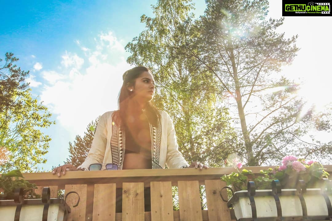 Lakshmi Priyaa Chandramouli Instagram - Norway is such a beautiful country and we were blessed with a gorgeous sunny day! Just had to shoot a bunch of photos there. Shot by this chilled out photographer @nivedditha of @fotofactory.no in Oslo. She is in town next month. Ping her if you need a shoot! She is awesome and you will have great fun shooting! #Oslo #TravelPhotoshoot #Funshoot #Photoshoot #Actorslife #beautifulcountry #theworldisbeautiful #sunshine Oslo, Norway