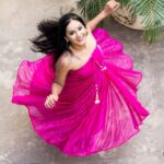 Lakshmi Priyaa Chandramouli Instagram – Throw back to a fun shoot we did 3 years ago!
📸 @venkyphotography 
MUA: @thushasri 
#throwbacktuesday #swirls #funphotoshoot #longhairdays #hotpinkskirt #photoshoot #actorslife #kollywood #heroinefeels #perfectlytimedclick #childhoodmemories #thalaisuthal Chennai, India