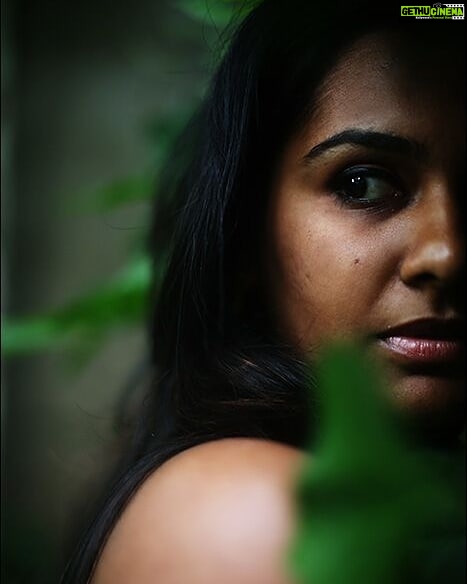 Lakshmi Priyaa Chandramouli Instagram - Experiments. Brooklyn, New York. PC : @aericmg #throwback #NYCtimes #photoshoot #nomakeup #actorslife #experimenting #Brooklyn #ilovenewyorkcity
