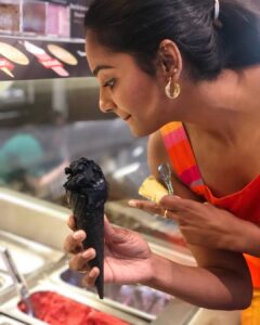Lakshmi Priyaa Chandramouli Instagram - Find yourself a girl/boy who looks at you the way I look at ice cream! ❤️ #Vacay #IceCream #BlackIceCream #summer #Oslo #EuroTrip #TheEpicTrip #TravelStories #Traveller #Joy #SugarRush #HolidayWeight #Love #Happyness Oslo, Norway