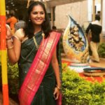 Lakshmi Priyaa Chandramouli Instagram - Every Saree has a story. So does this one. It's a 90's Kanjeevaram pattu owned by my aunt. So many memories of seeing her wear this at various happy events. Passed down to the next generation! Sarees, especially pattu sarees, never go out of style! #playingdressup #ooruvittuiooruvanthu #kalyanaminkaraikudi #kanjeevarampattu #pattusaree #bringingoutthemaamiinme #happytowearthis #elaisapaadu #sapaaduislife Karaikkudi, Tamil Nadu, India