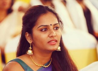 Lakshmi Priyaa Chandramouli Instagram - Throwback to a time when the hair was long and I was.. well.. in the middle of a conversation?? #wheniplayeddressup #longhairdays #stupidcaption #Throwback #traditional