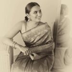 Lakshmi Priyaa Chandramouli Instagram - Let's move towards a world where there won't be any feminists cos there won't be a need for them for we would have attained gender equality and all will be well again! #wish #longdistancedream #Captionhasnothingtodowiththepicture #exceptformebeingafeminist #happywomensday #dramasawme Photo shot and edited by @dramasawme