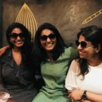Lakshmi Priyaa Chandramouli Instagram - Celebrating life with swag and laughter 😎 #friendsofthepermanentkind #friendslikefamily #bffs #birthdays #swag #swagfail #laugh #laughbecauseofswagfail #kannadimunnadienna #foodhigh Soy Soi