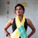 Lakshmi Priyaa Chandramouli Instagram - More from the #ZariThari series. Check out @zarithari for some wonderful sarees. Shot by @dramasawme and make up by @belle_makeover_services! #zarithari #photoshoot #actorslife #experimentingwithnewhairstyles #wearyoursareewearyourstyle